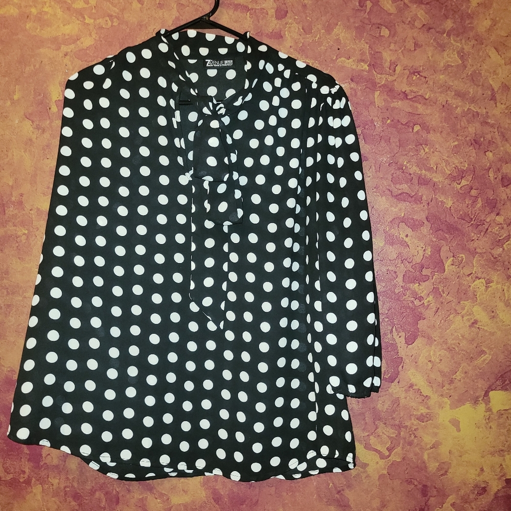 New York & Company Black and White Tie Front 3/4 Sleeve Blouse